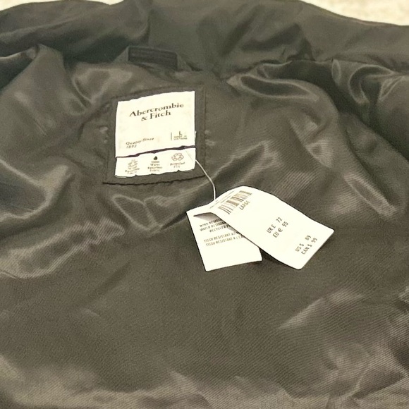Mens NWT Abercrombie & Fitch Black Puffer Vest Large - Picture 6 of 8